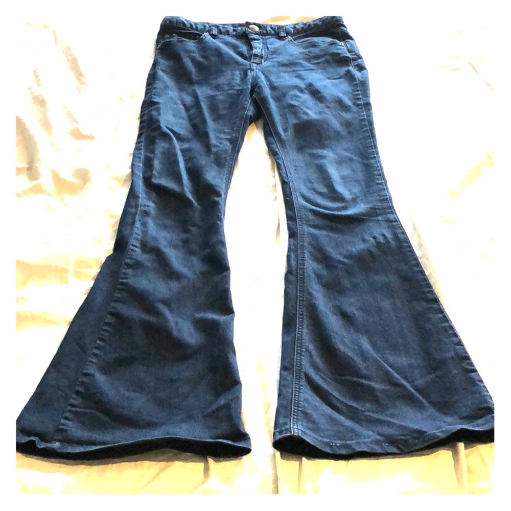 Free People bell bottom jeans sz W 27/ 6